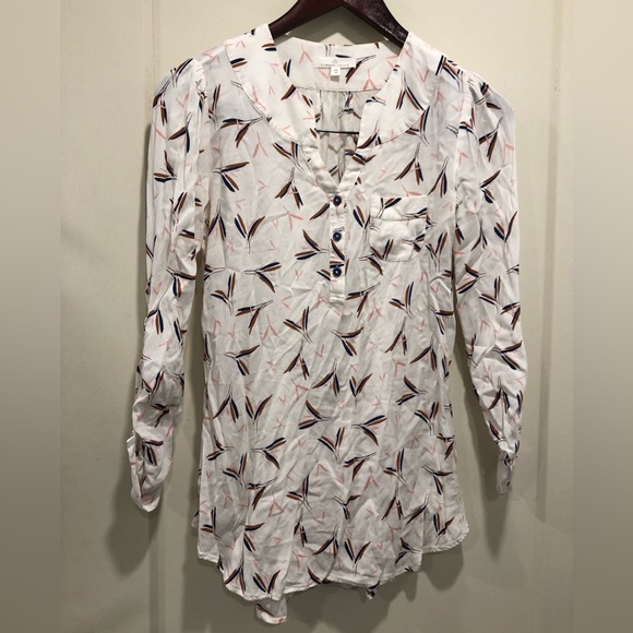 Gorgeous patterned Camber & Grace Blouse - Picture 1 of 5